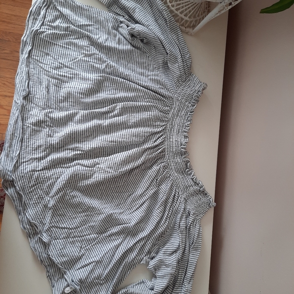 Off Shoulders Top - Picture 3 of 3